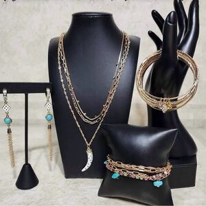 Abstract design and funky combination set